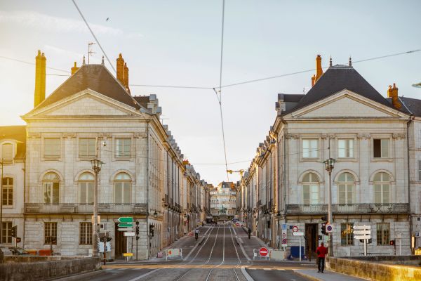 Faire appel à une agence immobilière pour sa connaissance du marché immobilier